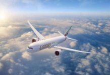 Η Emirates «ξετυλίγει» τη μαγεία των Χριστουγέννων στα 40.000 πόδια