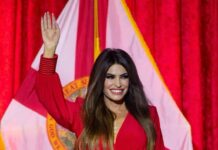 Οι πρωτοχρονιάτικες ευχές της Κιμπερλι