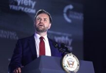 Βανς: Η φροντίδα των ηλικιωμένων της Αμερικής είναι πιο σημαντική από την αποστολή χρημάτων στην Ουκρανία