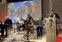 Μάγεψαν οι σπουδαστές του Ωδείου της Ι.Μητροπόλεως Πειραιώς στη Χριστουγεννιάτικη Συναυλία (φωτο)