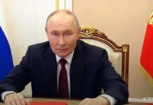 Πρόθυμοι να συνομιλήσουν Μακρον-Πούτιν