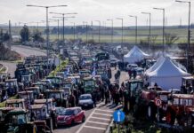 «Σπάει» το μέτωπο των αγροτών – 18 μπλόκα λένε «ναι» σε διάλογο με την κυβέρνηση