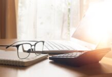 Φόροι: Όλες οι ελαφρύνσεις που έρχονται το 2026 – Τι κερδίζουν μισθωτοί, αγρότες, αυτοαπασχολούμενοι, συνταξιούχοι