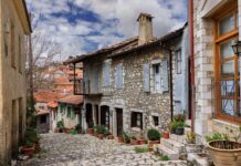 To μυστικό της απογείωσης του ελληνικού τουρισμού – Και τι θα τον κρατήσει ψηλά