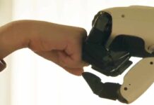 Η LG παρουσίασε νέο ρομπότ για το σπίτι με όραμα για το «Zero Labor Home»