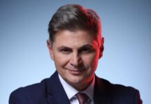 Εκτός ευρωομάδας του ΣΥΡΙΖΑ τέθηκε ο Ν. Φαραντούρης, λόγω κόμματος Καρυστιανού-Δεν παραδίδει την έδρα